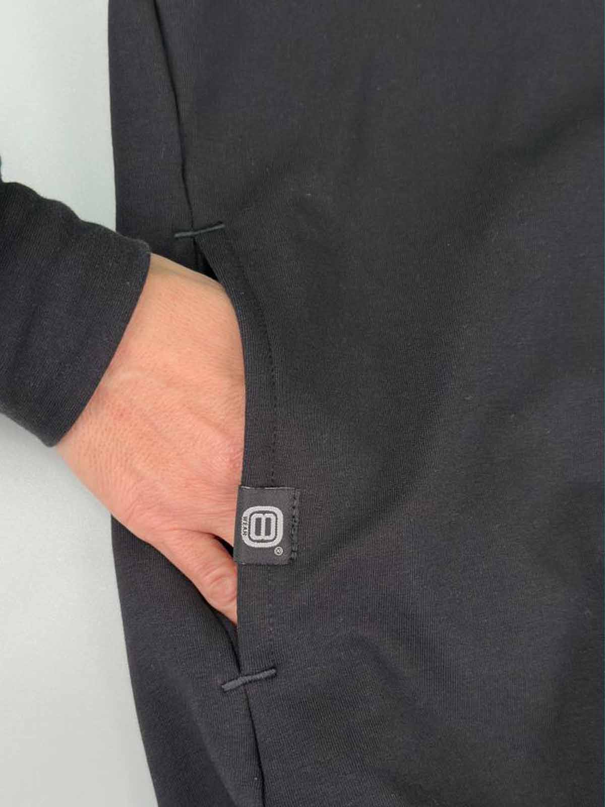 NEGRA-SUDADERA CAPUCHA